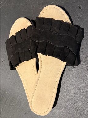 Fringe Slide Sandals in Black & Tan Like New